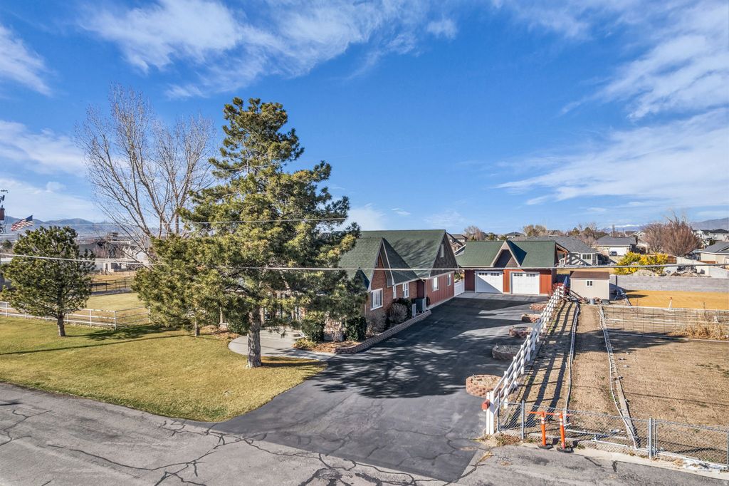 Photo of 265 E 13275 S, Draper, UT 84020 (MLS # 2139838)