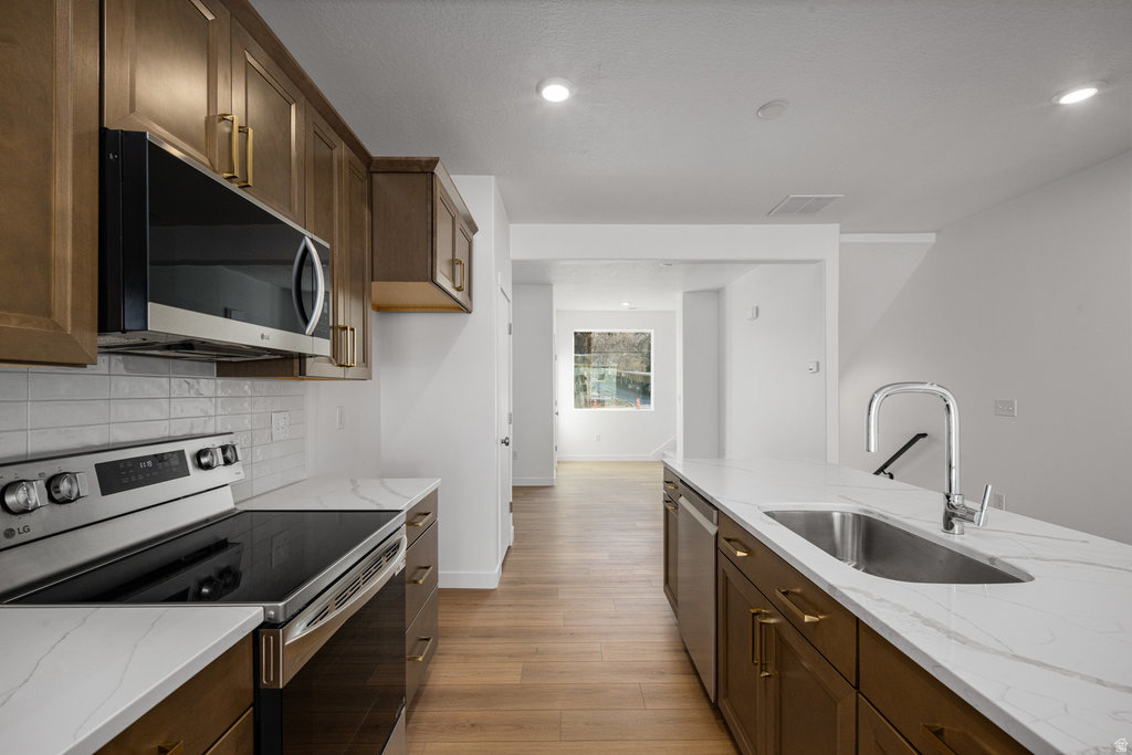 AXIS TOWNHOMES - Residential