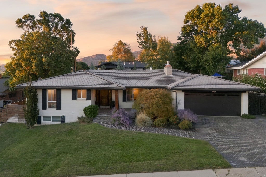 Photo of 2607 E NOTTINGHAM WAY, Salt Lake City, UT 84108 (MLS # 2180980)
