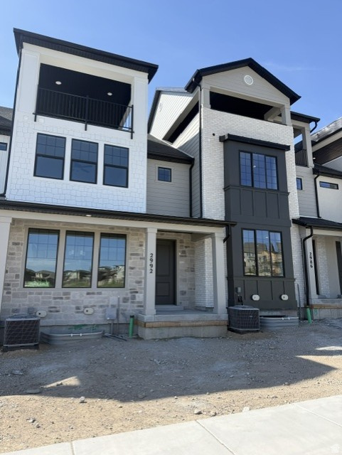 VISTAS AT THE POINT - Residential