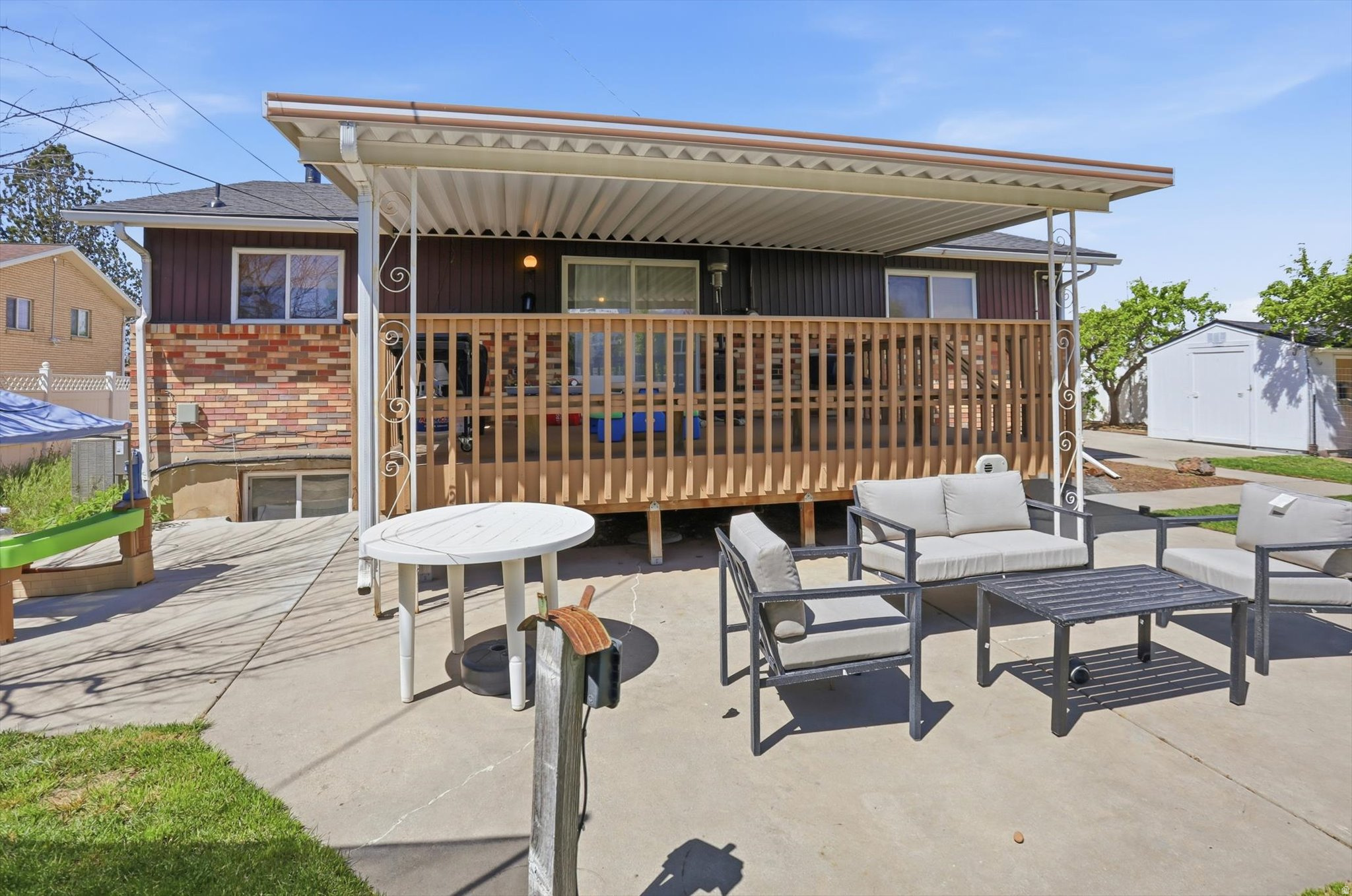 THOMPSON GARDEN SUBD - Residential