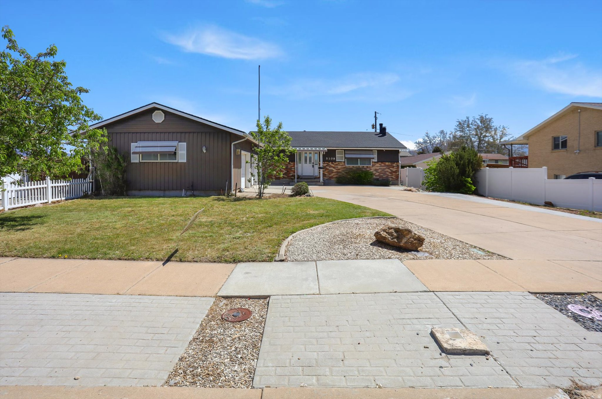 THOMPSON GARDEN SUBD - Residential