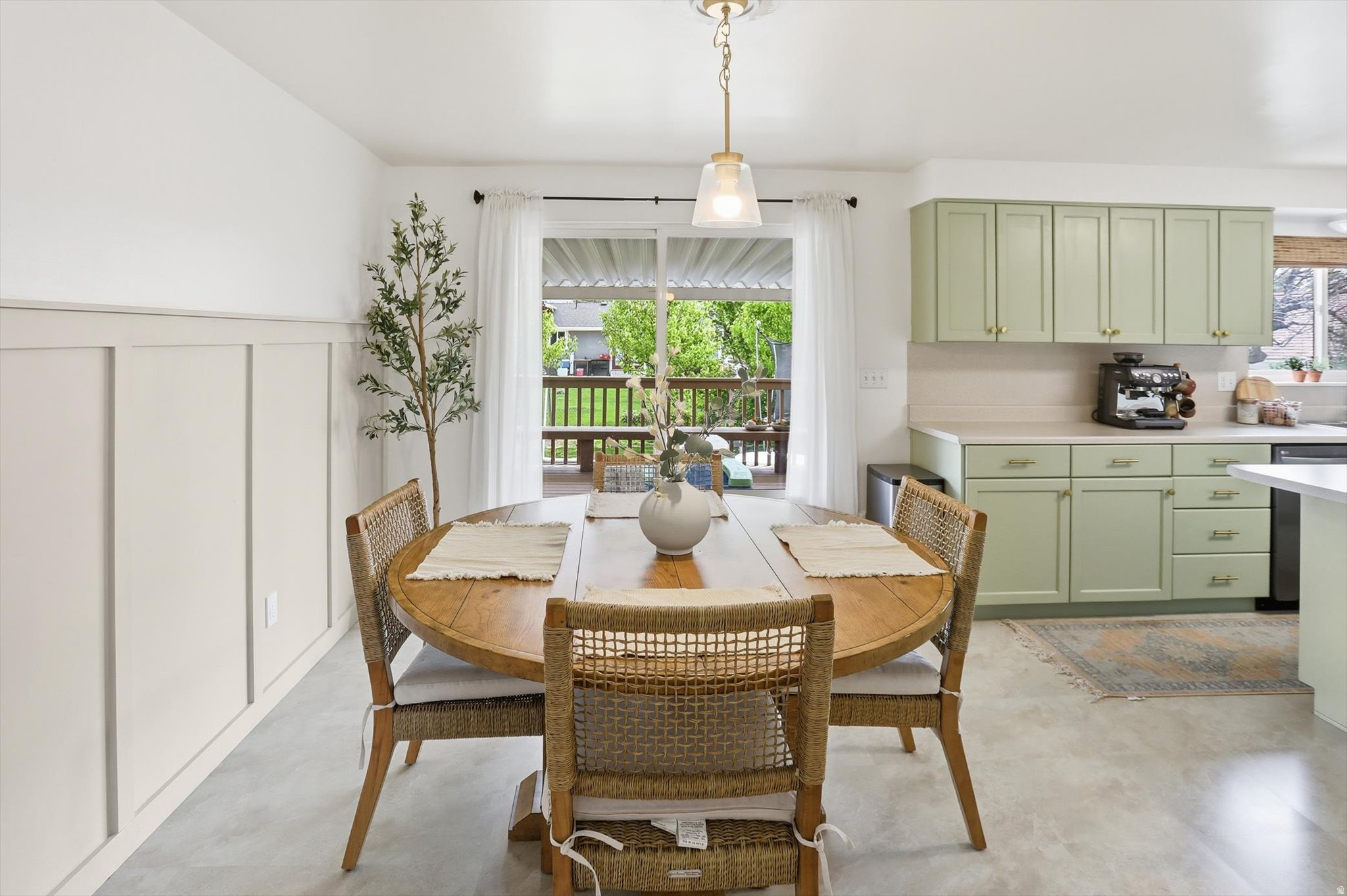 THOMPSON GARDEN SUBD - Residential