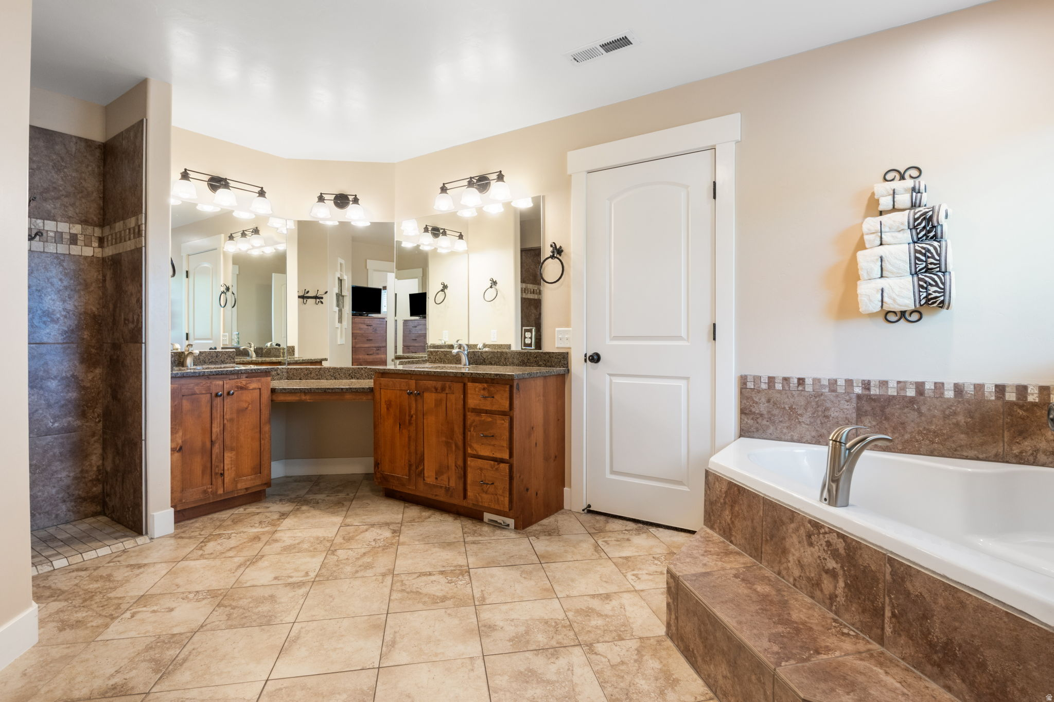 WILD HORSE - Residential