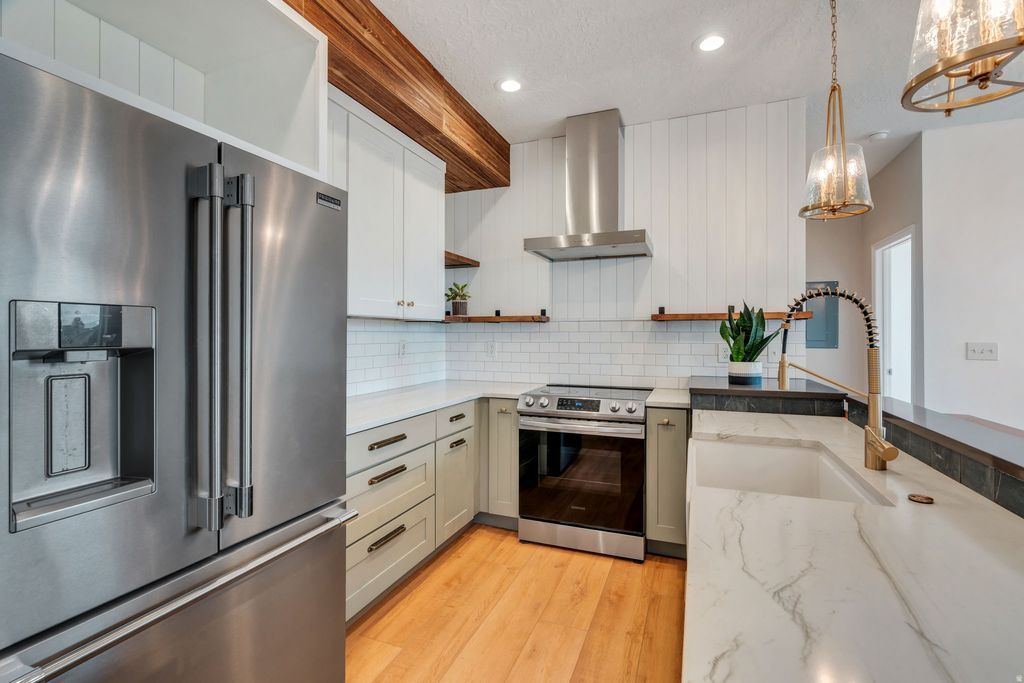 Photo of 3066 W DESERT LILY DR N, Lehi, UT 84043 (MLS # 2150732)