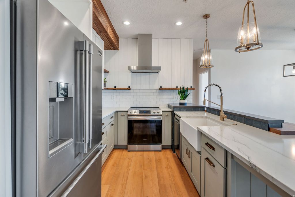 Photo of 3066 W DESERT LILY DR N, Lehi, UT 84043 (MLS # 2150732)