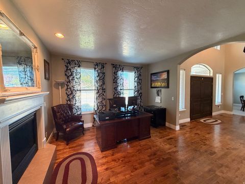 Tiny photo for 2368 S 825 W, Syracuse, UT 84075 (MLS # 2158620)
