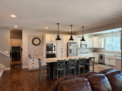 Tiny photo for 2368 S 825 W, Syracuse, UT 84075 (MLS # 2158620)