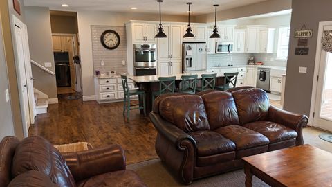Tiny photo for 2368 S 825 W, Syracuse, UT 84075 (MLS # 2158620)
