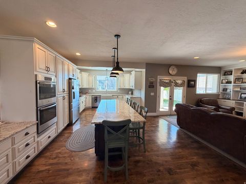 Tiny photo for 2368 S 825 W, Syracuse, UT 84075 (MLS # 2158620)