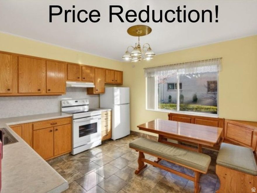 One of the nation's earliest cooperative communities, Graystone Condominiums sits in the middle of Sugarhouse within walking distance to shops and restaurants. This unit maintains midcentury charm with built-in wood shelving and large windows for ample natural light and views of the tranquil, landscaped greenspace. New Heating/AC Unit (2023), vinyl flooring, carpet, fridge, and oven (2021). Square footage figures are provided as a courtesy estimate only and were obtained from County Records.  Buyer is advised to obtain an independent measurement.