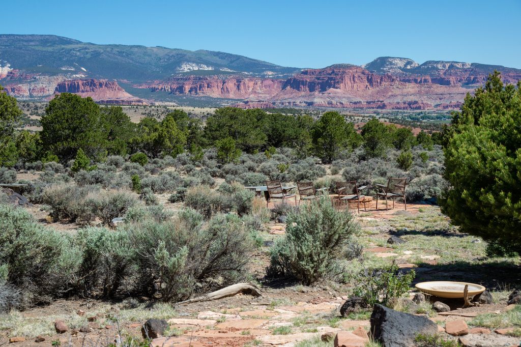 Photo of 1390 S FLAT RABBIT RD, Teasdale, UT 84773 (MLS # 2155054)