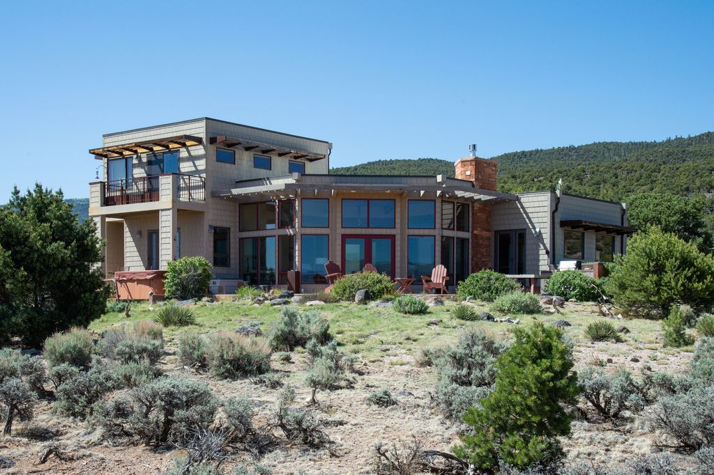 Photo of 1390 S FLAT RABBIT RD, Teasdale, UT 84773 (MLS # 2155054)