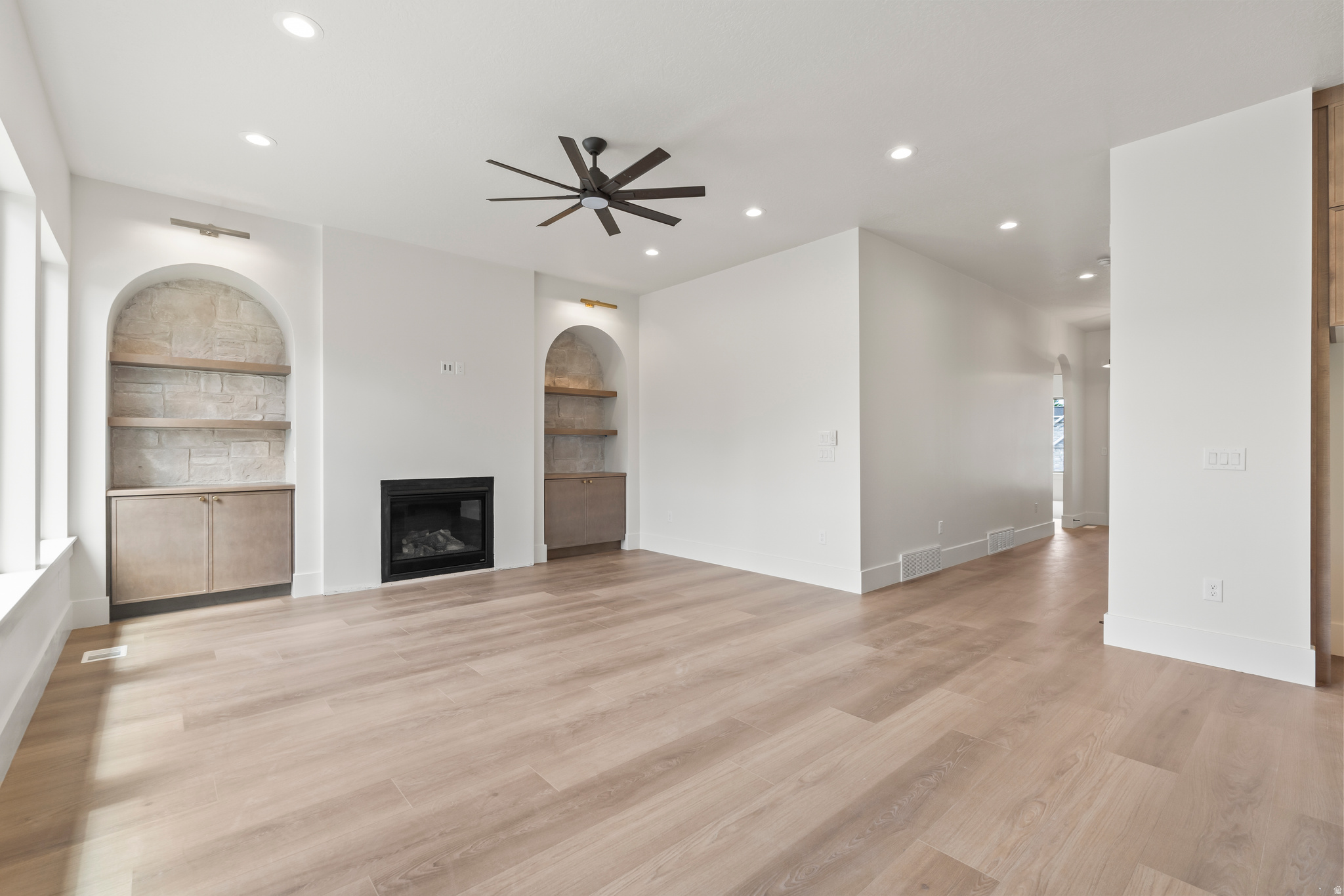 MILLCREEK COTTAGES IN VANWAGONER WAY SUB LOT 5 - Residential