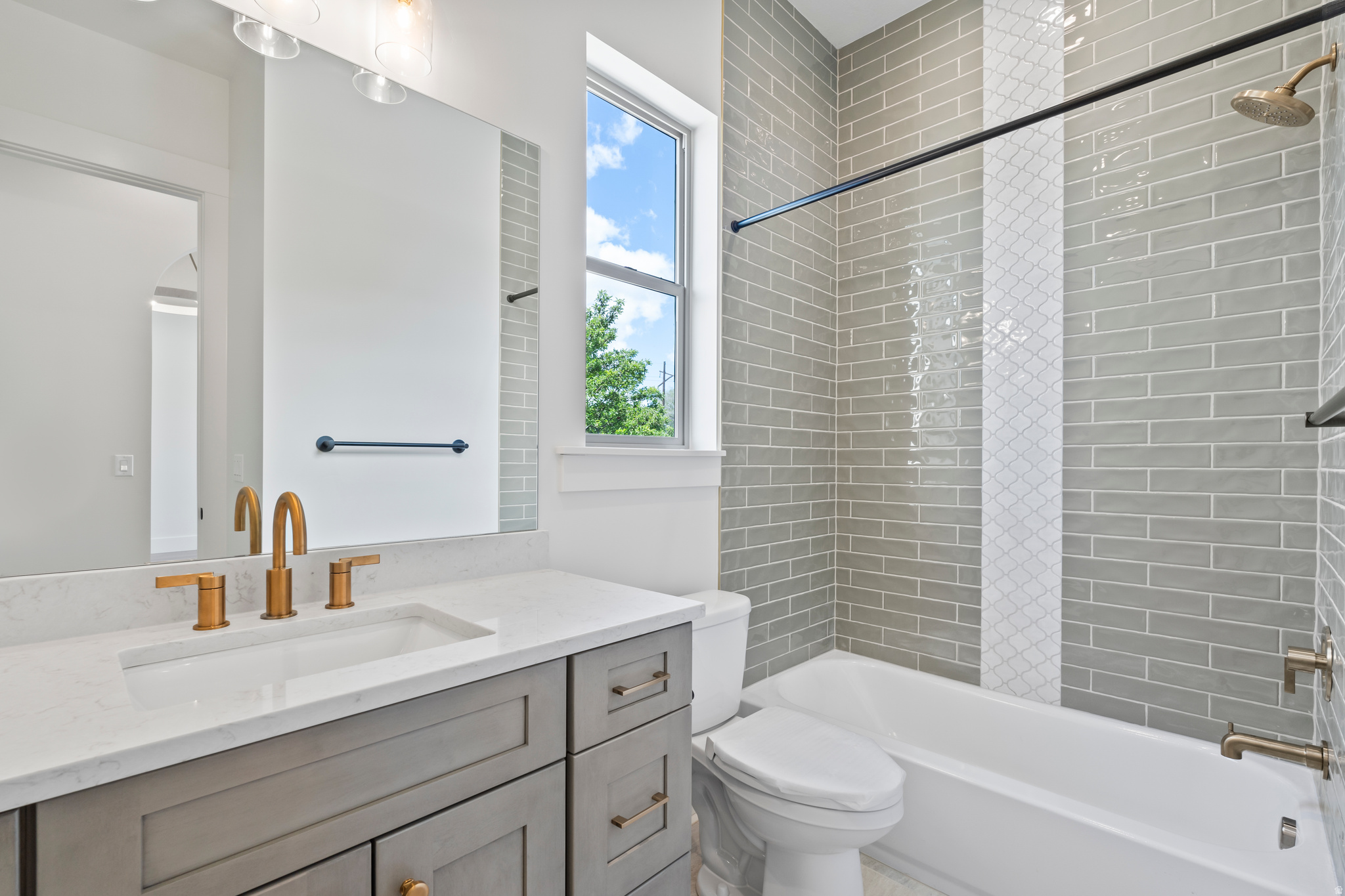 MILLCREEK COTTAGES IN VANWAGONER WAY SUB LOT 5 - Residential