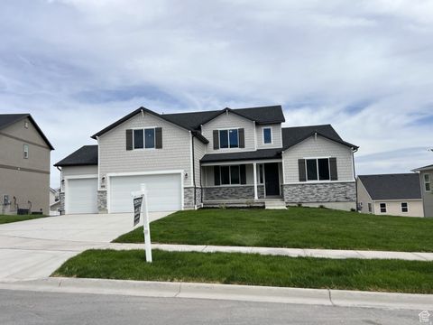 Photo of 876 W SIKA CIR S #205, Saratoga Springs, UT 84045 (MLS # 2122955)