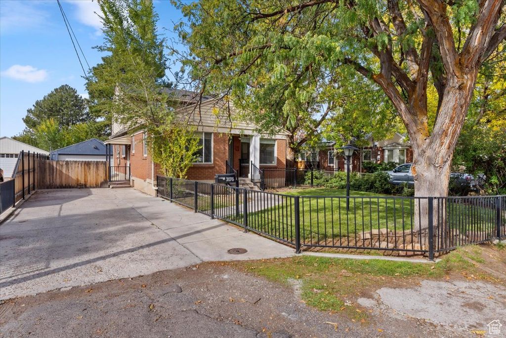 Photo of 3176 S 1885 E, Salt Lake City, UT 84106 (MLS # 2119362)