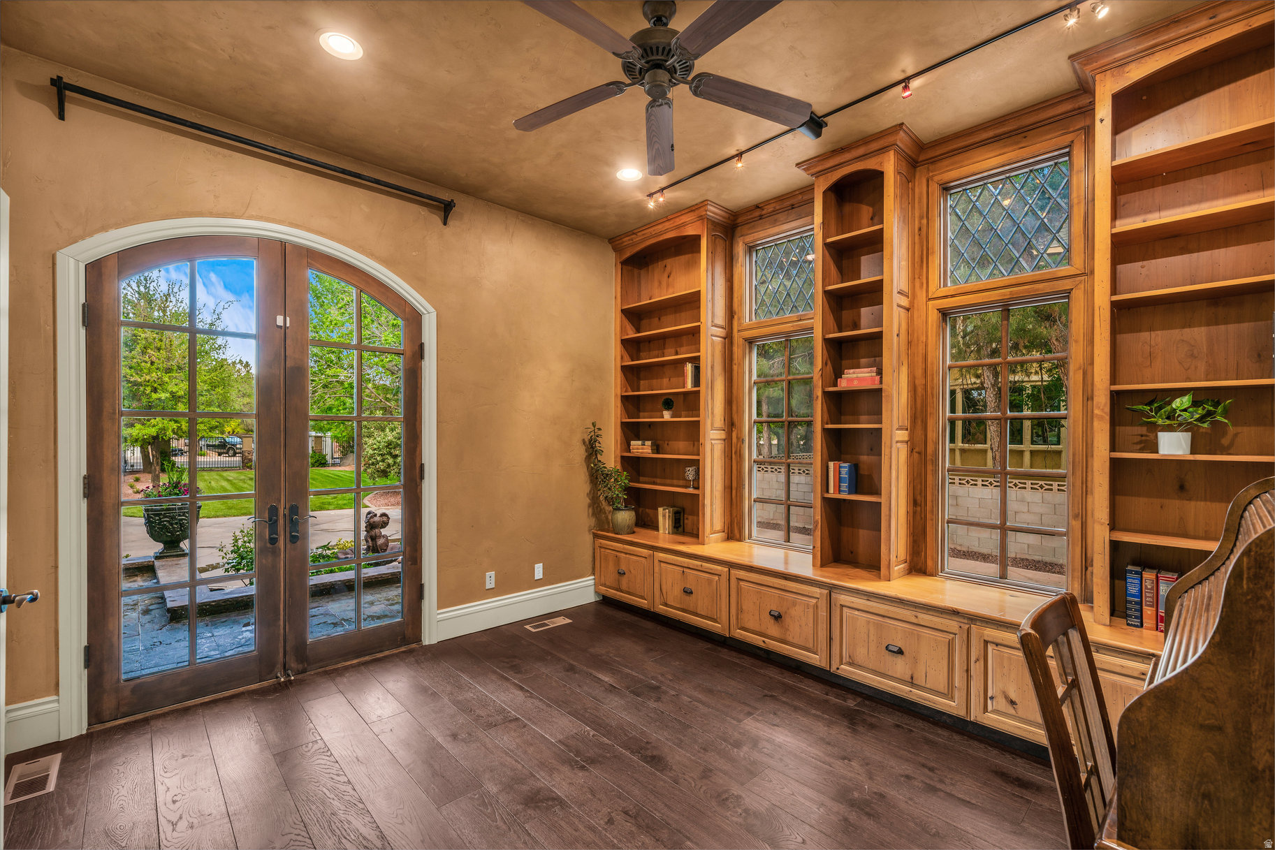 BLOOMINGTON RANCHES 6 AMD - Residential