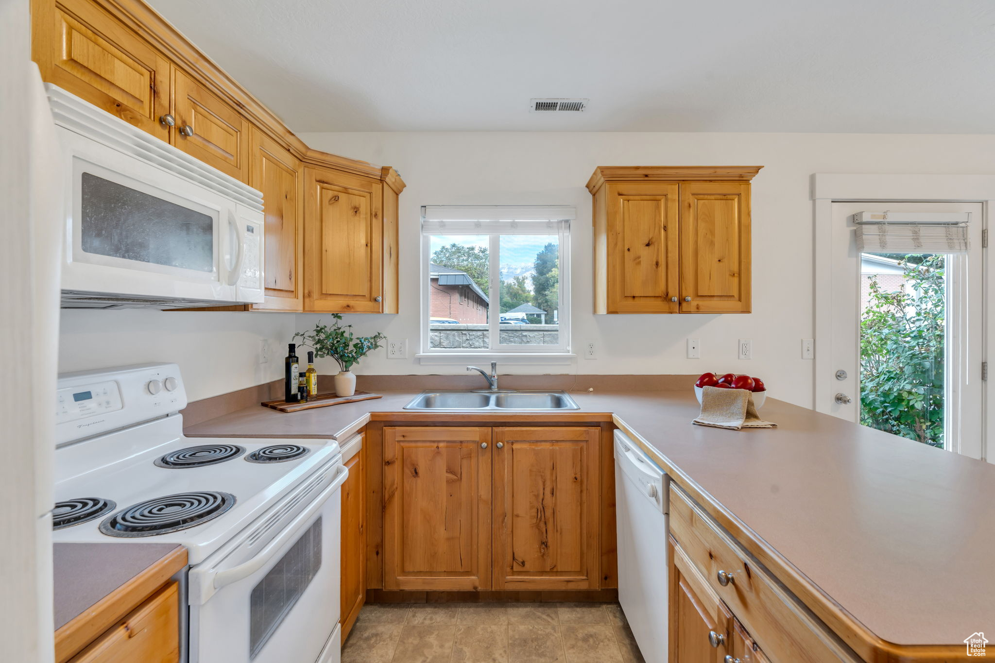 CANYON VILLAGE - Residential