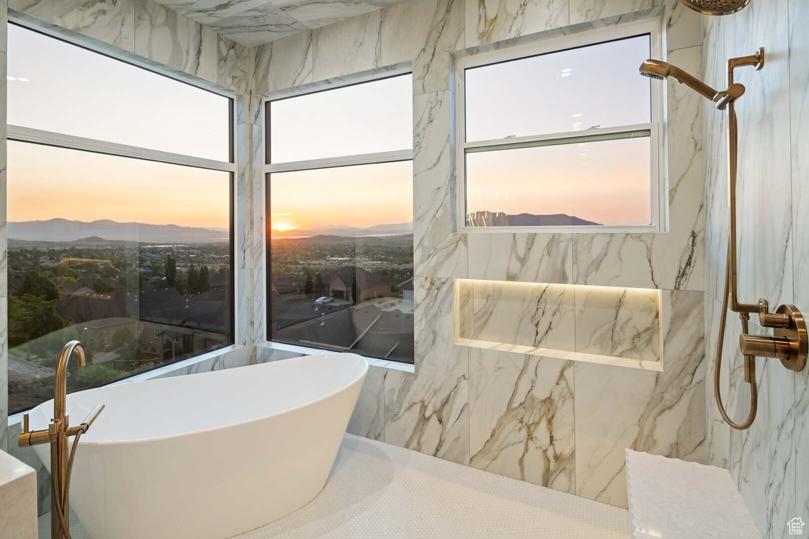 SCENIC RIDGE - Residential