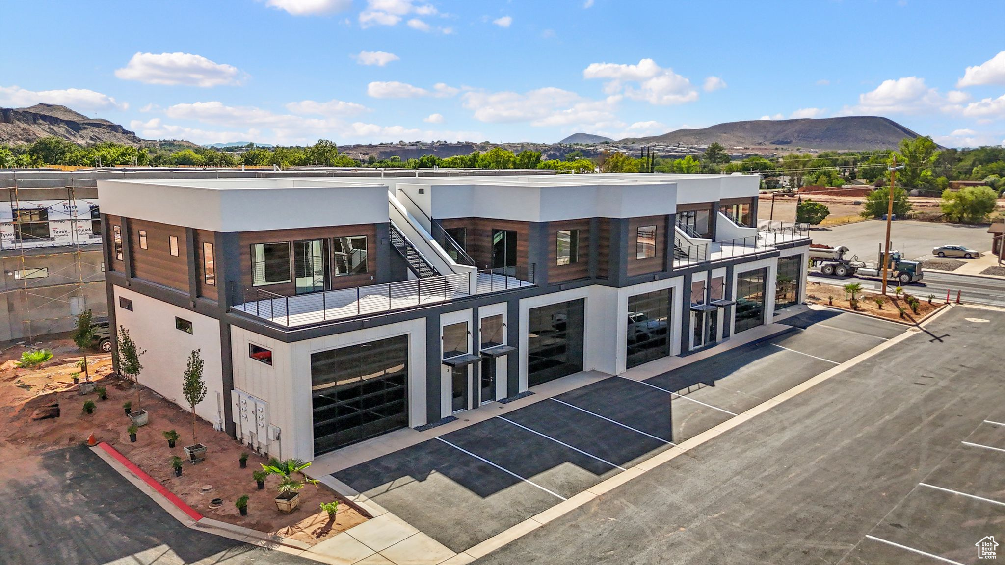 FIELDS FLEX - Commercial Sale