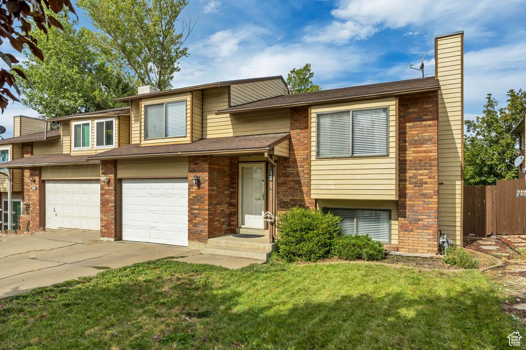 Photo of 228 N 500 W, Clearfield, UT 84015 (MLS # 2104410)