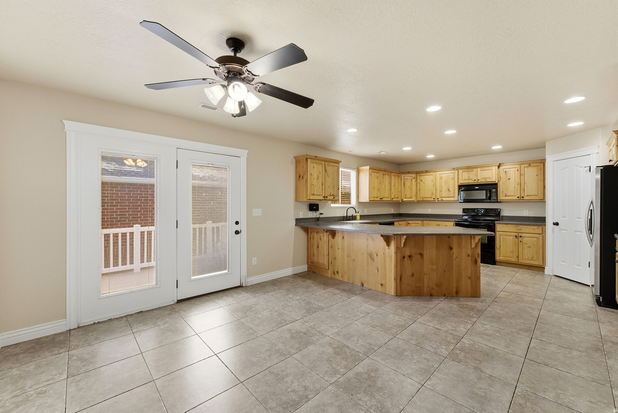 HIDDEN GARDENS - Residential