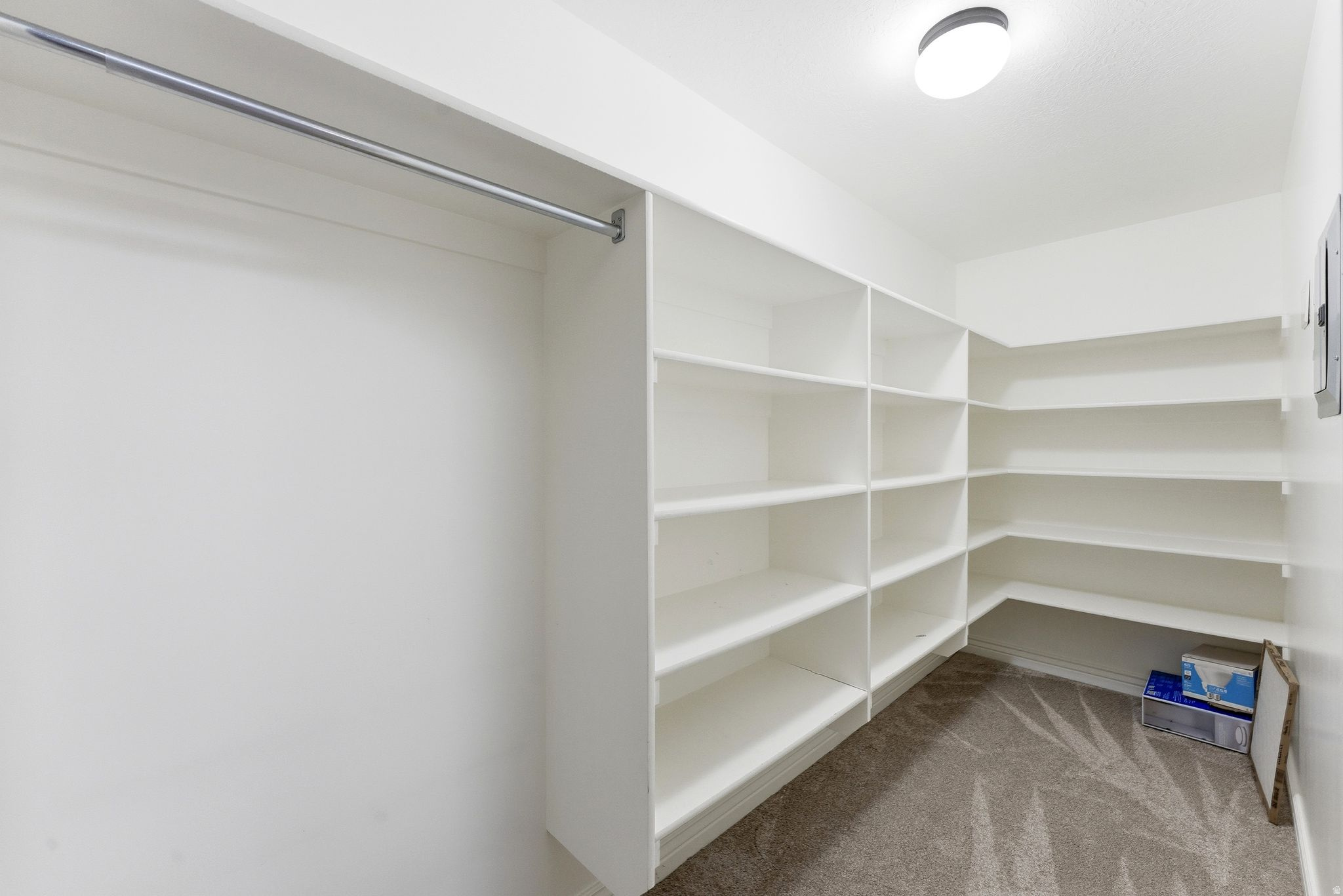 HIDDEN GARDENS - Residential