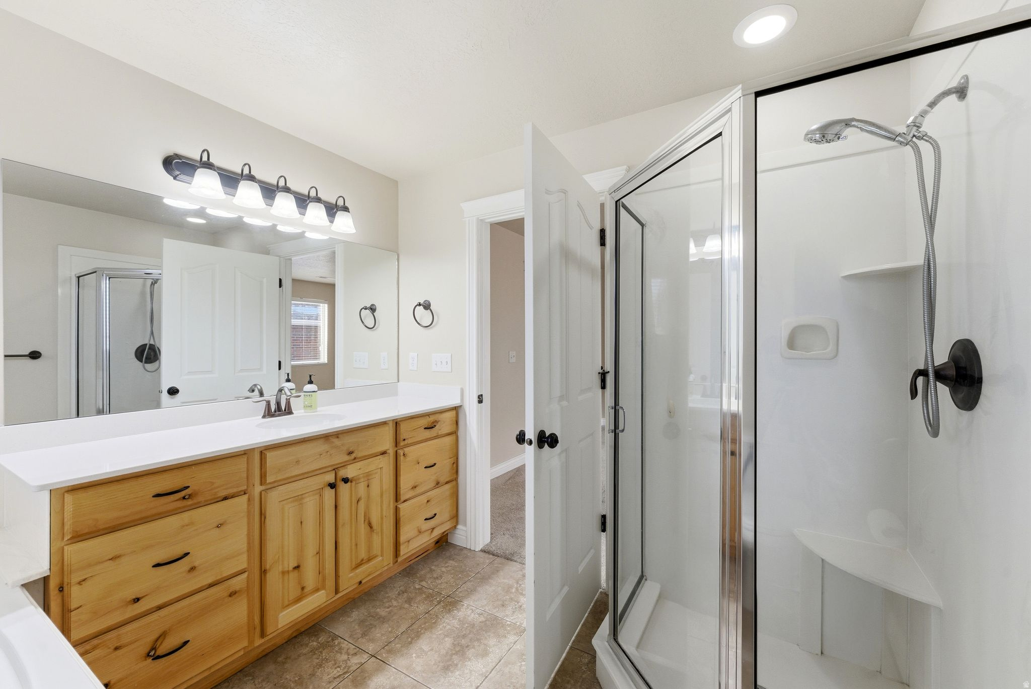 HIDDEN GARDENS - Residential