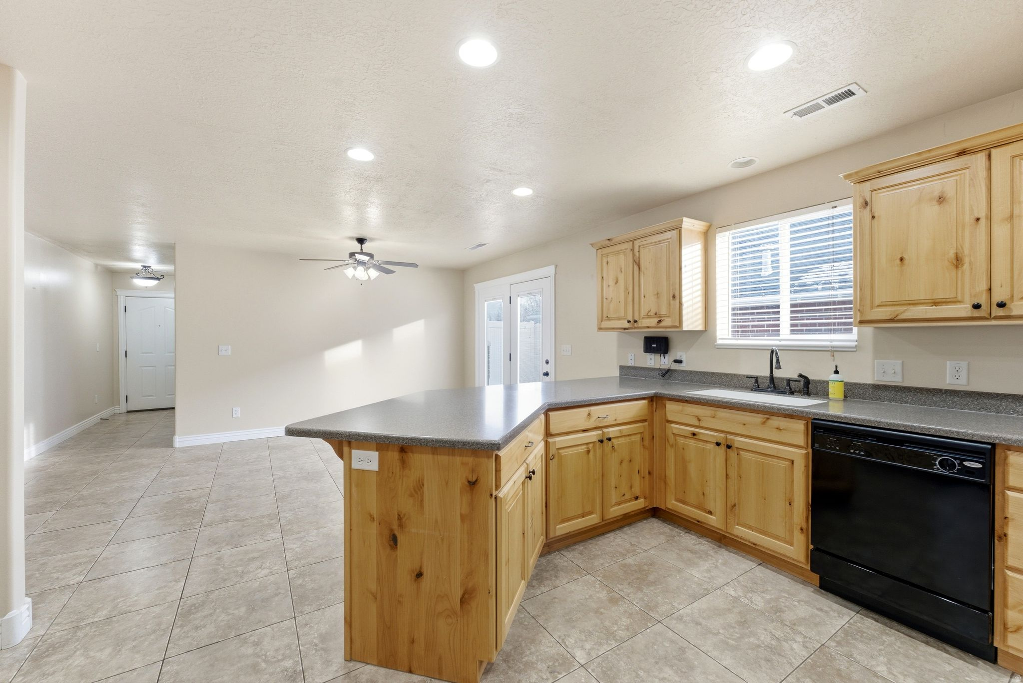 HIDDEN GARDENS - Residential