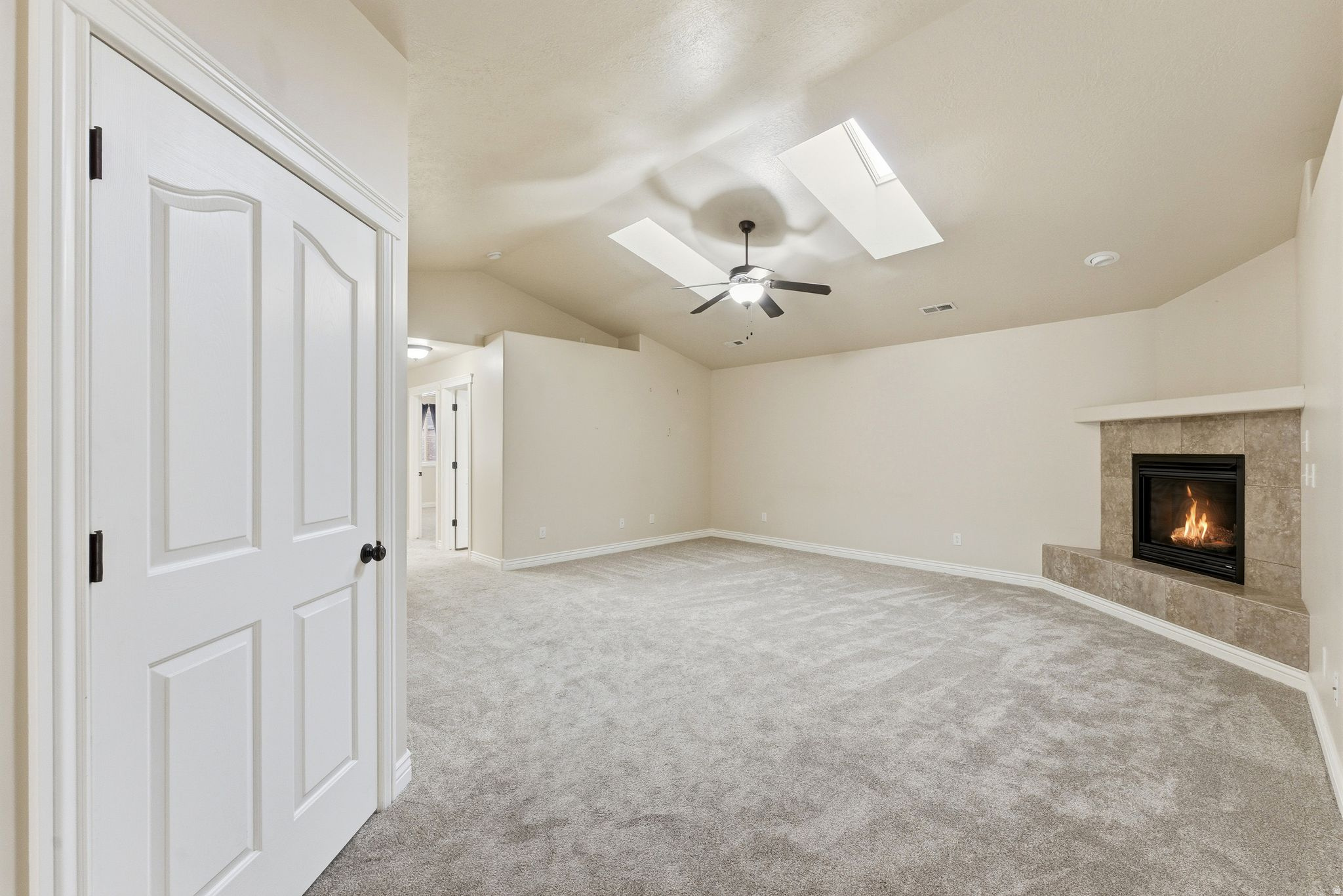 HIDDEN GARDENS - Residential