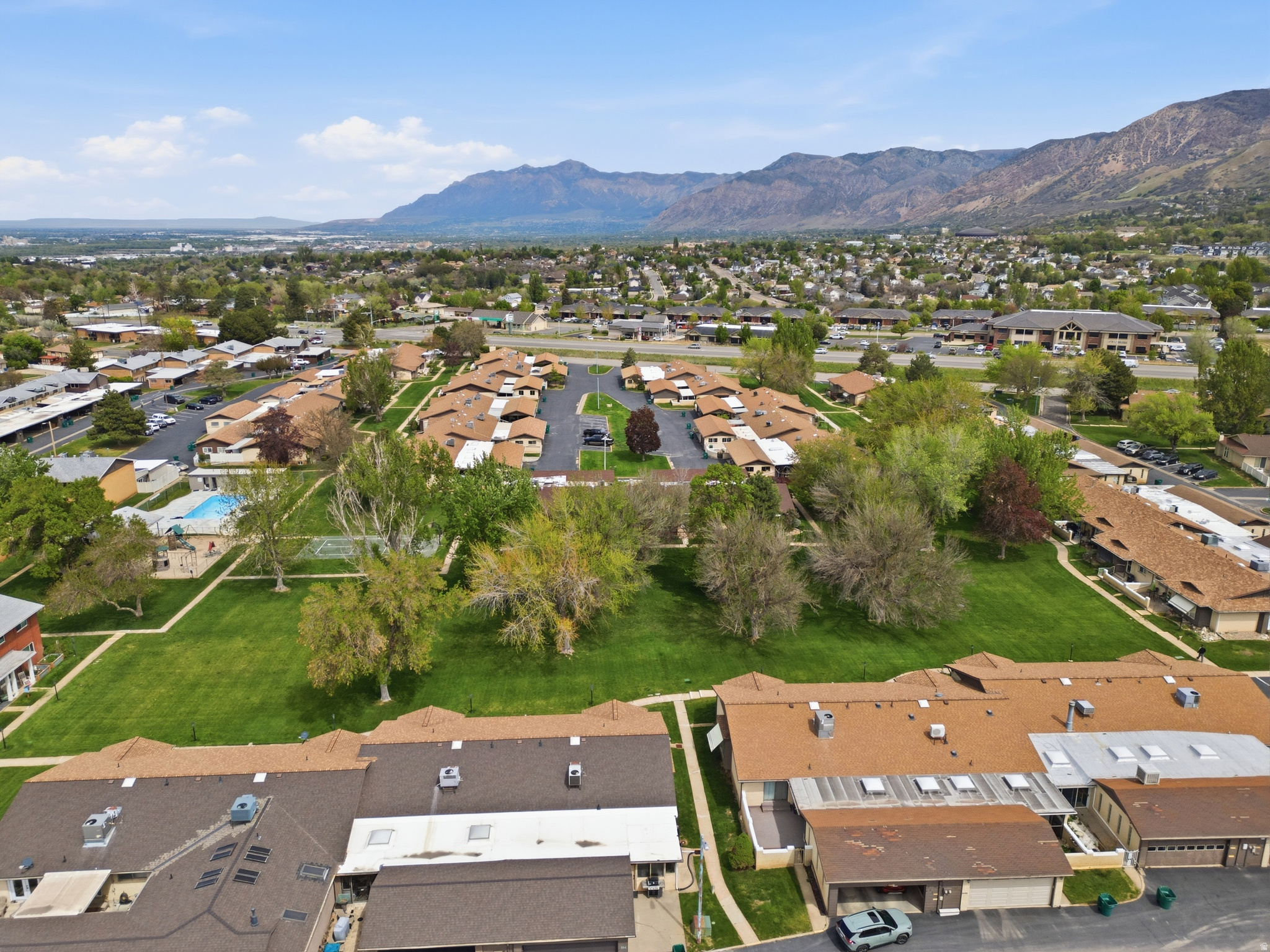 EMERALD HILLS - Residential