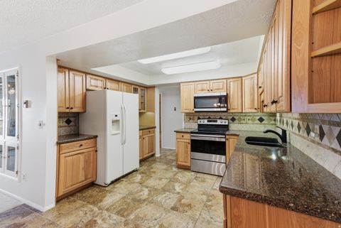 Tiny photo for 5483 S 925 E, South Ogden, UT 84405 (MLS # 2152718)
