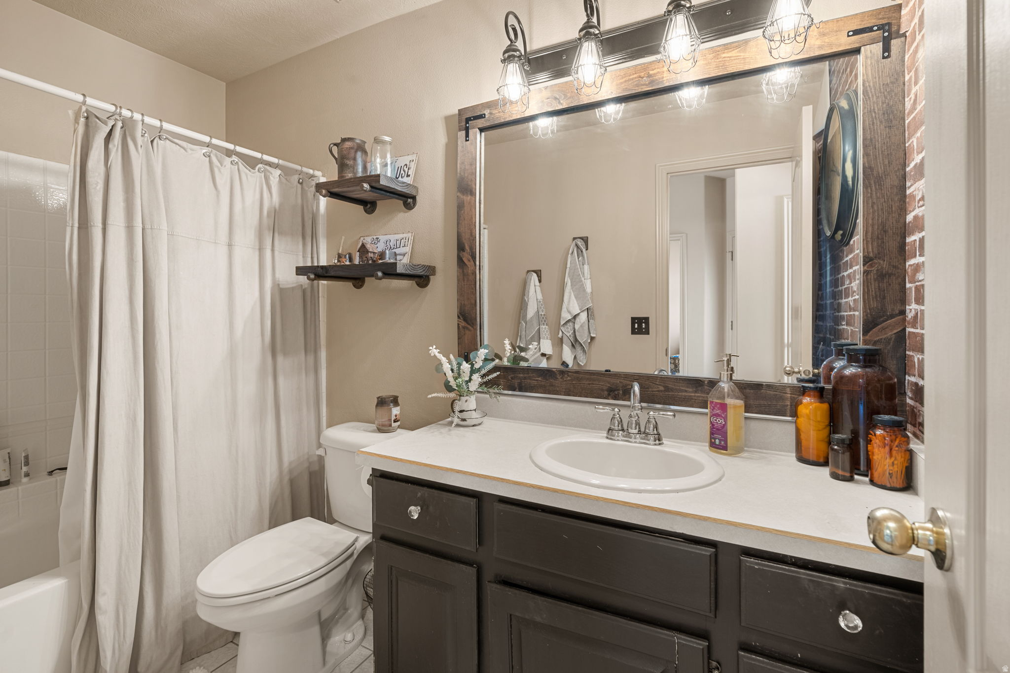 PADRE LAKES TH 2 - Residential
