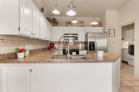 Tiny photo for 496 E OASIS DR S, Ivins, UT 84738 (MLS # 2158854)