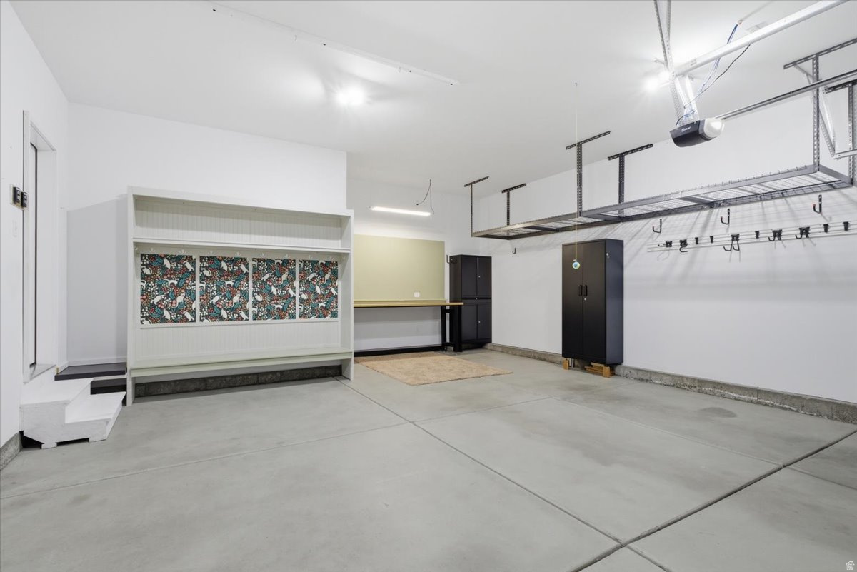 LAKESIDE - Residential