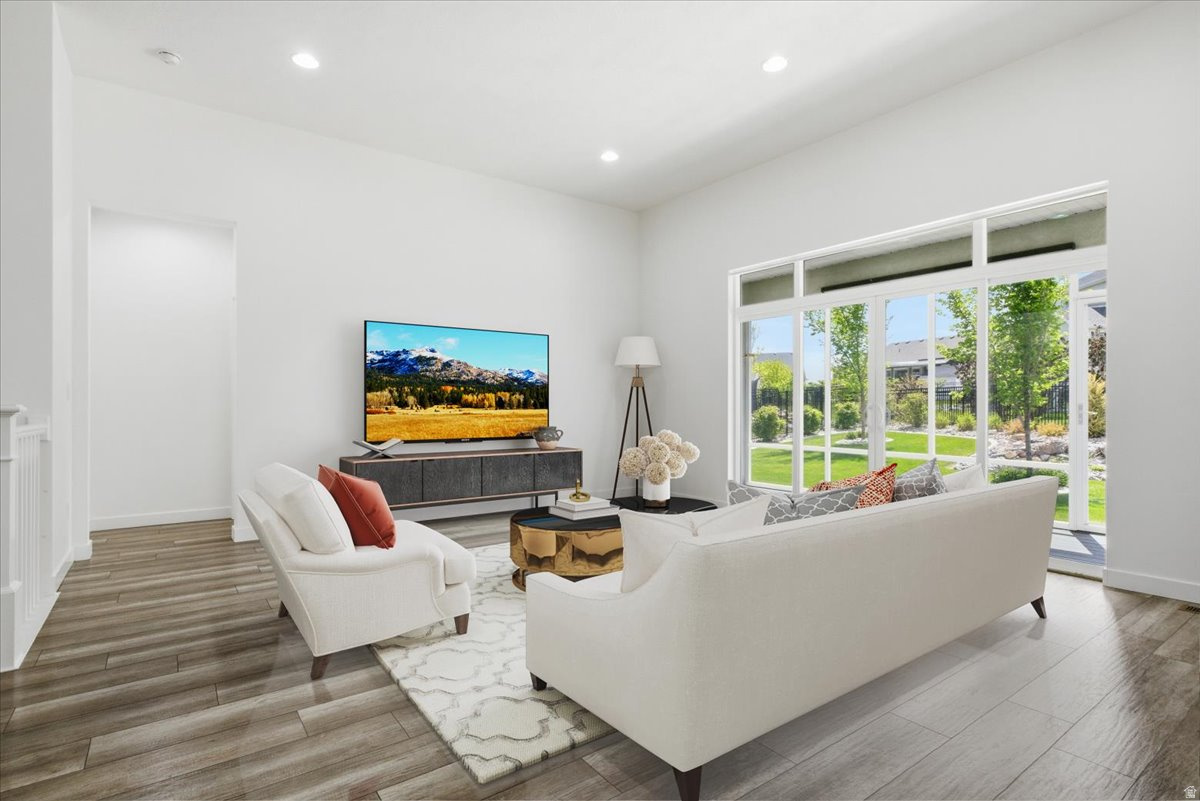 LAKESIDE - Residential