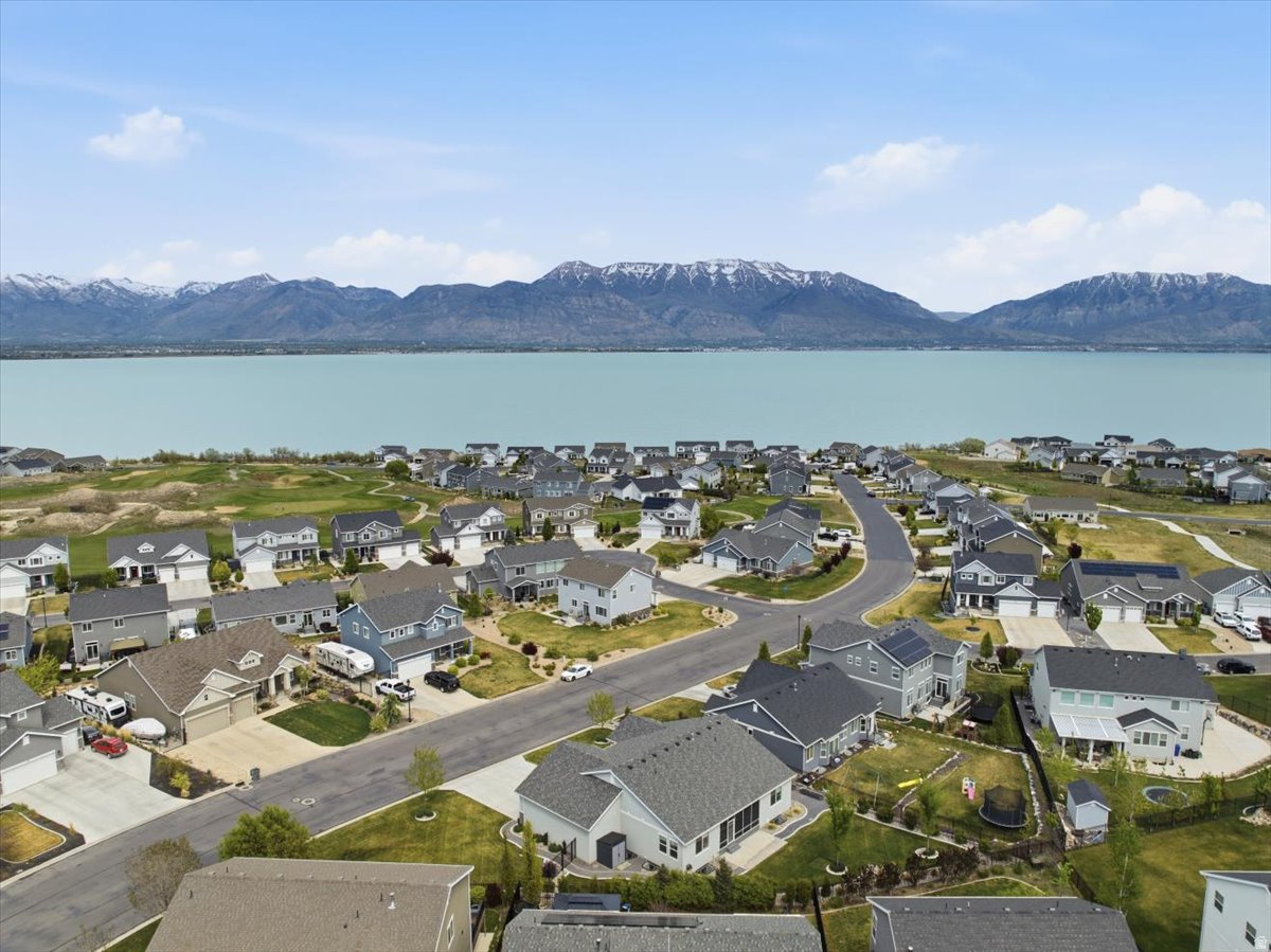 LAKESIDE - Residential