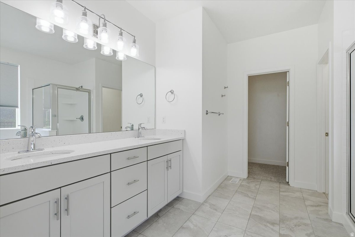 LAKESIDE - Residential