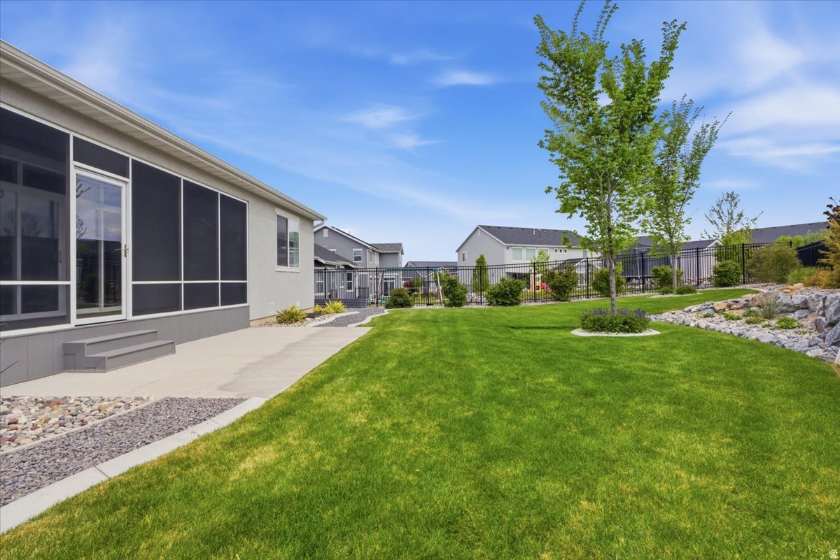 LAKESIDE - Residential