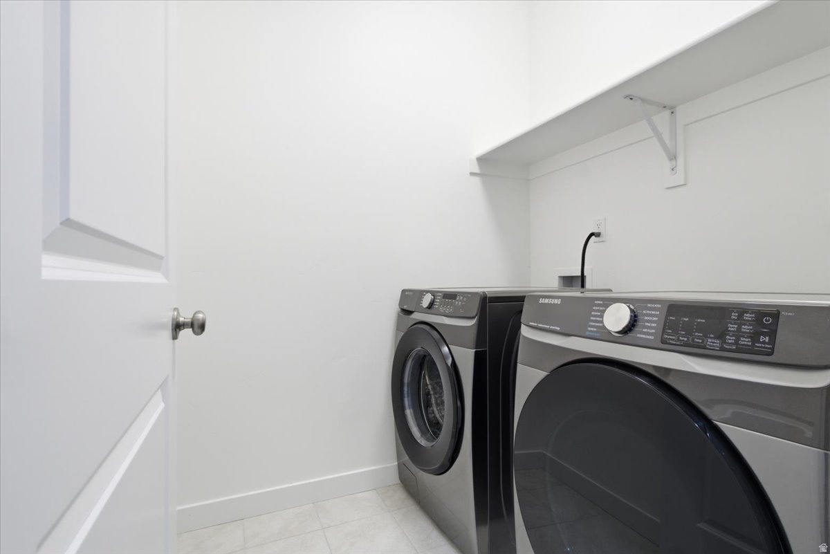 LAKESIDE - Residential