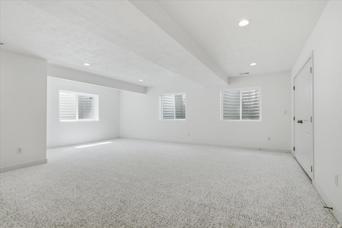 LAKESIDE - Residential