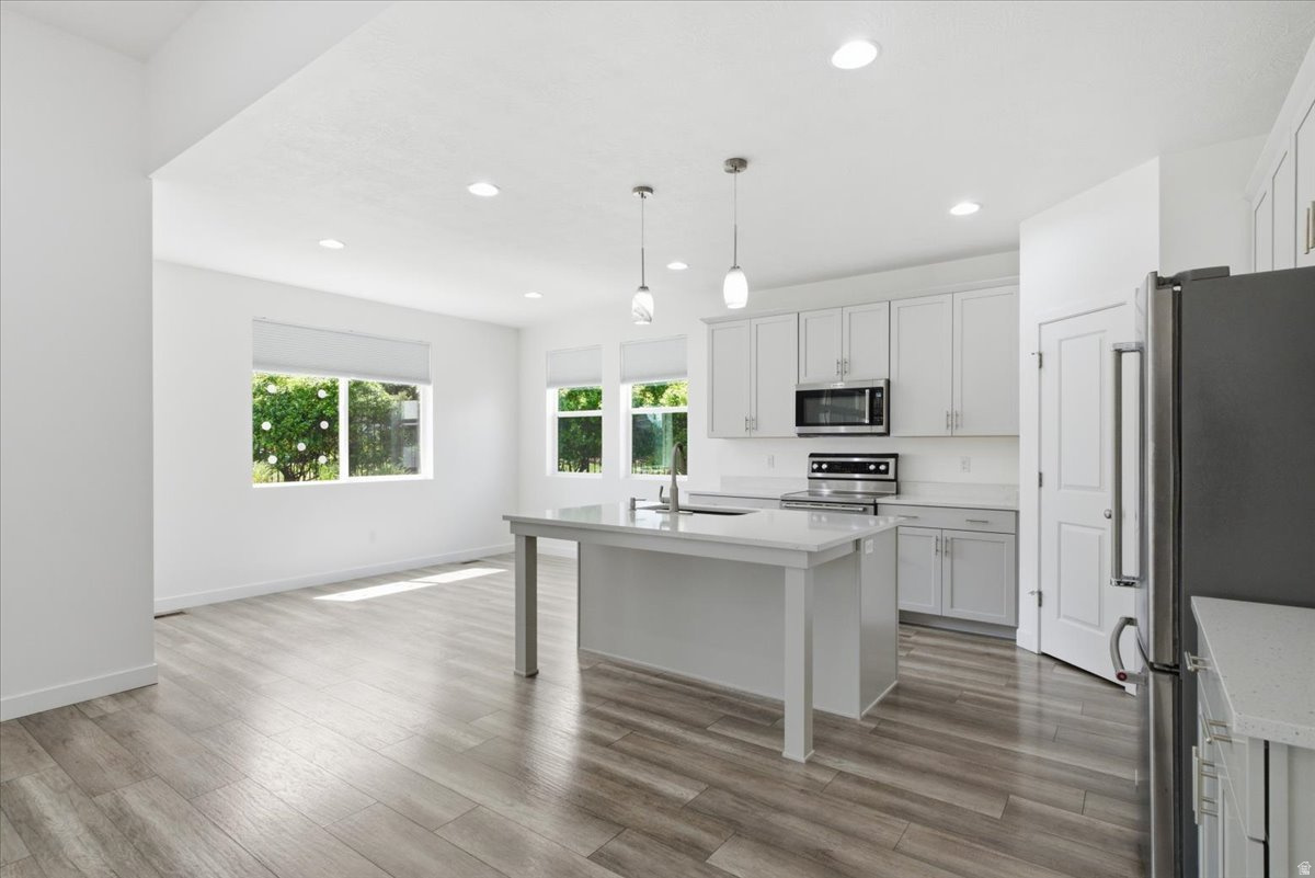 LAKESIDE - Residential