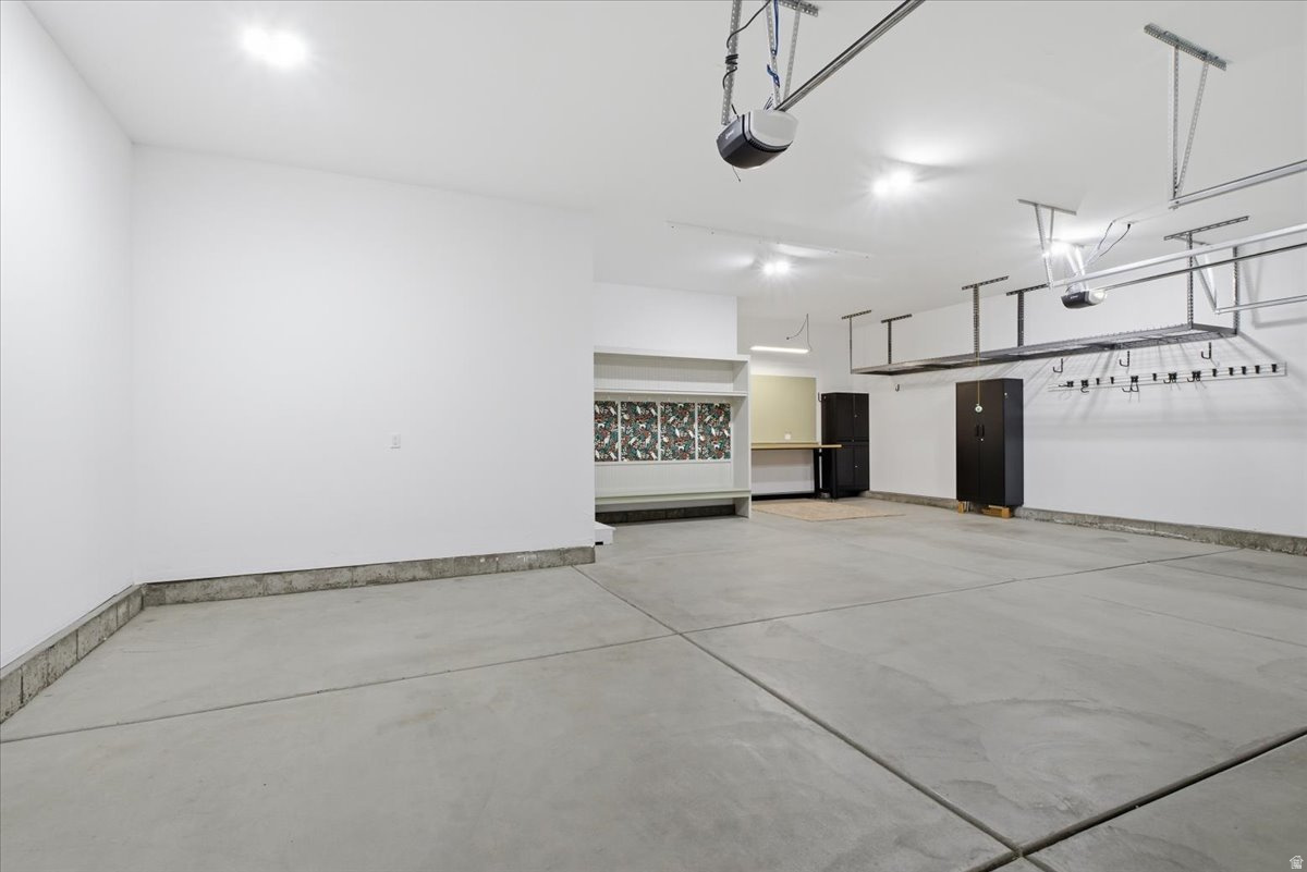 LAKESIDE - Residential