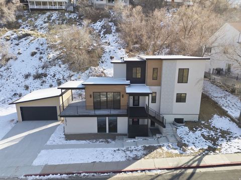 Tiny photo for 7571 S PROSPECTOR DR E, Cottonwood Heights, UT 84121 (MLS # 2132274)