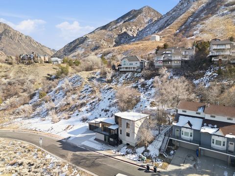 Tiny photo for 7571 S PROSPECTOR DR E, Cottonwood Heights, UT 84121 (MLS # 2132274)