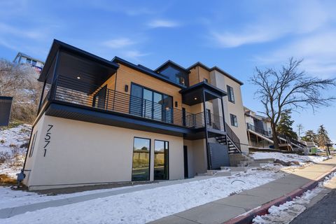 Tiny photo for 7571 S PROSPECTOR DR E, Cottonwood Heights, UT 84121 (MLS # 2132274)