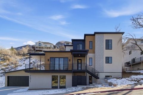 Tiny photo for 7571 S PROSPECTOR DR E, Cottonwood Heights, UT 84121 (MLS # 2132274)