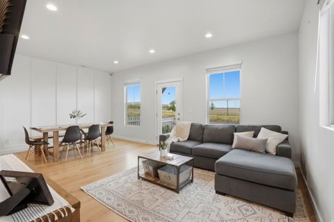 Tiny photo for 5793 W LAKE AVE, South Jordan, UT 84009 (MLS # 2158110)