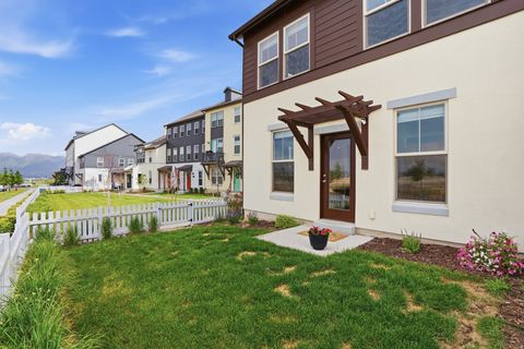 Tiny photo for 5793 W LAKE AVE, South Jordan, UT 84009 (MLS # 2158110)
